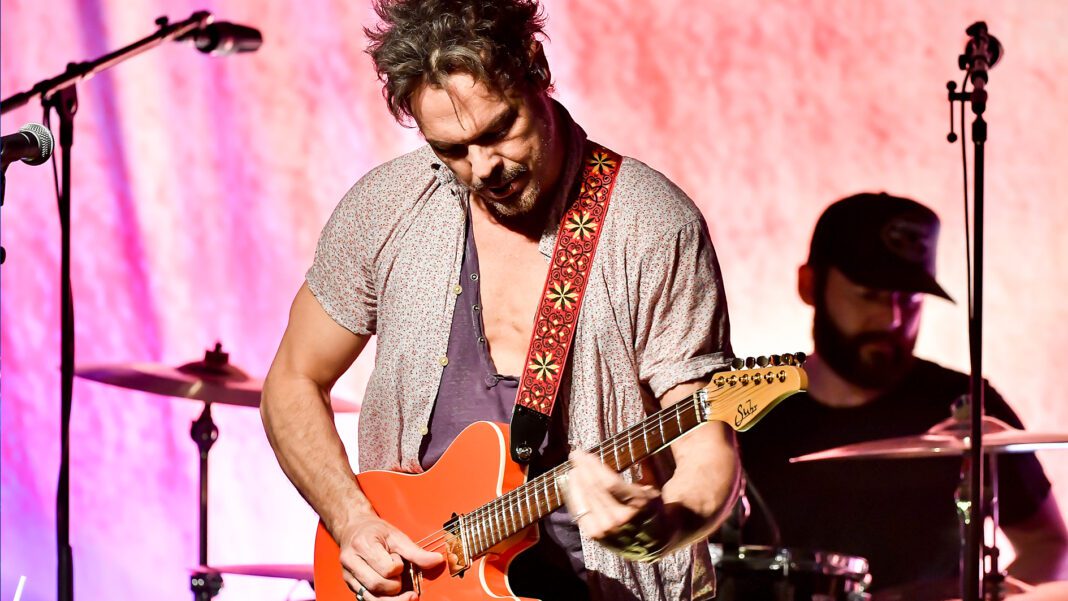 Ian Thornley Continues the Endless Quest for the Perfect Pedal and Tone