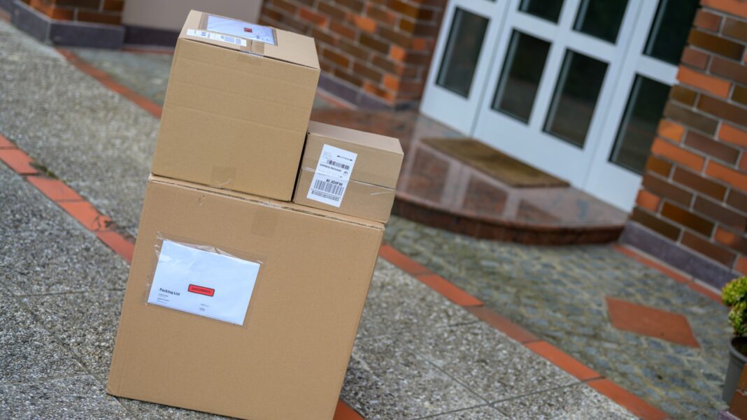 Police are On the Hunt for Suspects in Racial Attack on Amazon Delivery Driver