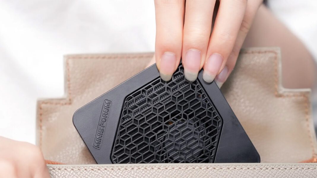 Introducing the Minisforum EM780: The Ultimate Pocket-Sized Mini PC with Ryzen 7 7840U