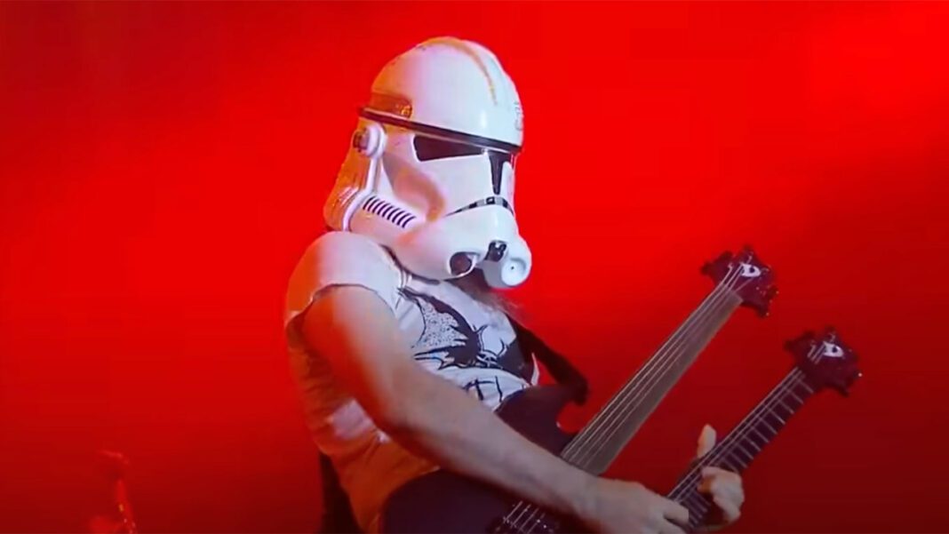 Bumblefoot: Death Threats and a Stormtrooper Helmet – Behind the Welcome to the Jungle Solo Fumble