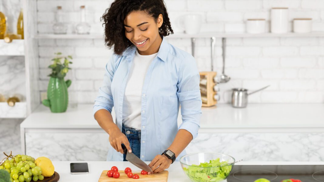 Enhance Your Cooking Skills with These 3 Apple Watch Features