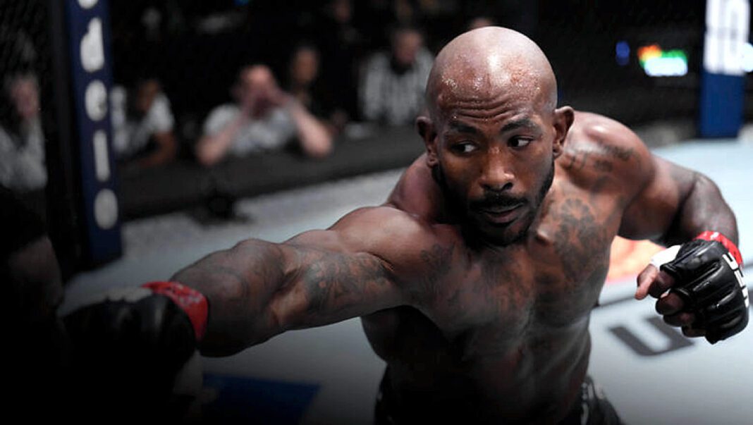 Khalil Rountree Jr. Dominates Anthony Smith, Secures Victory in the Third Round