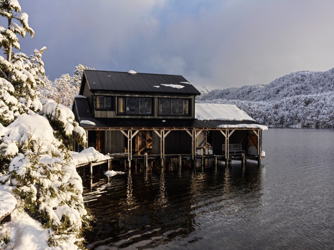 Discover the Enchanting Snowy Homes Featured in the New Coffee-Table Book ‘Mountain House