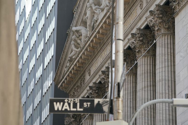 the-rise-of-the-sp-500-how-fed-hopes-and-ai-fever-are-fueling-the-bull-market.jpg The Rise of the S&P 500: How Fed Hopes and AI Fever are Fueling the Bull Market