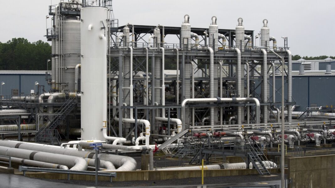 Biden puts a hold on new natural gas export terminals, citing climate concerns