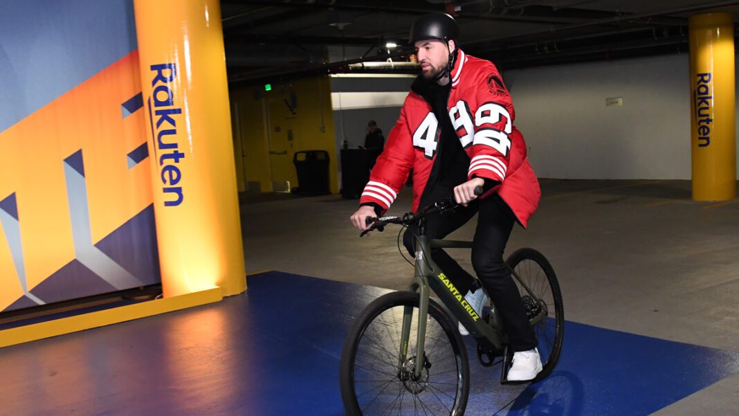 Klay Thompson showcases 49ers jacket designed by Kristin Juszczyk at Warriors game