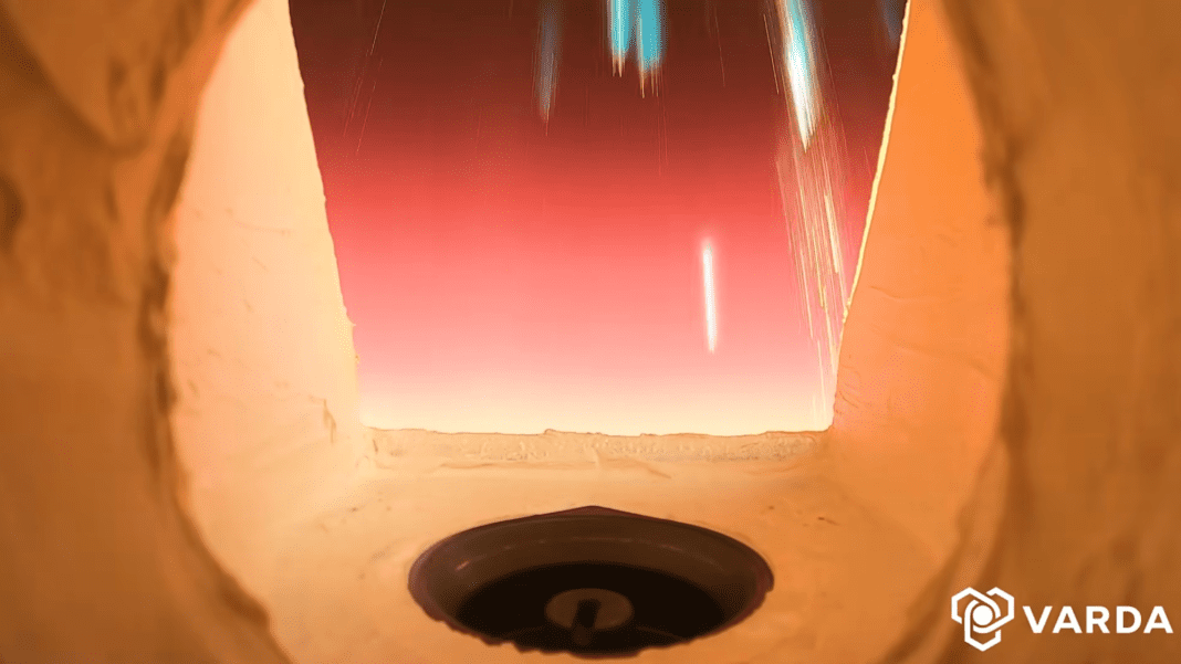 Dramatic Space Capsule Plummet: Witness the Plasma Fly in Freefall