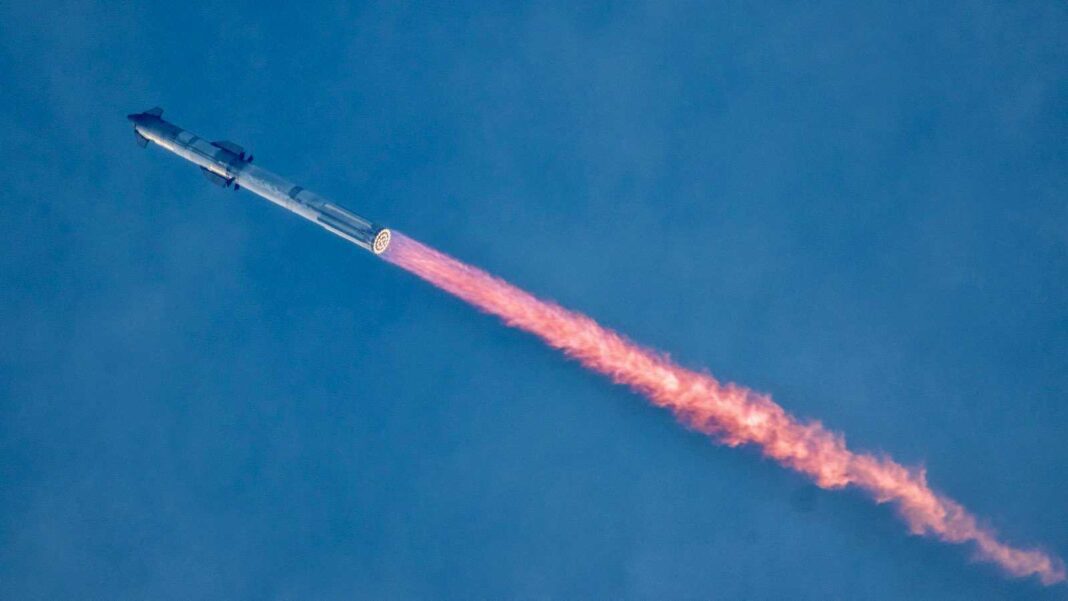 SpaceX’s Epic 3rd Test Flight: Watch Giant Starship Rocket Soar into Space