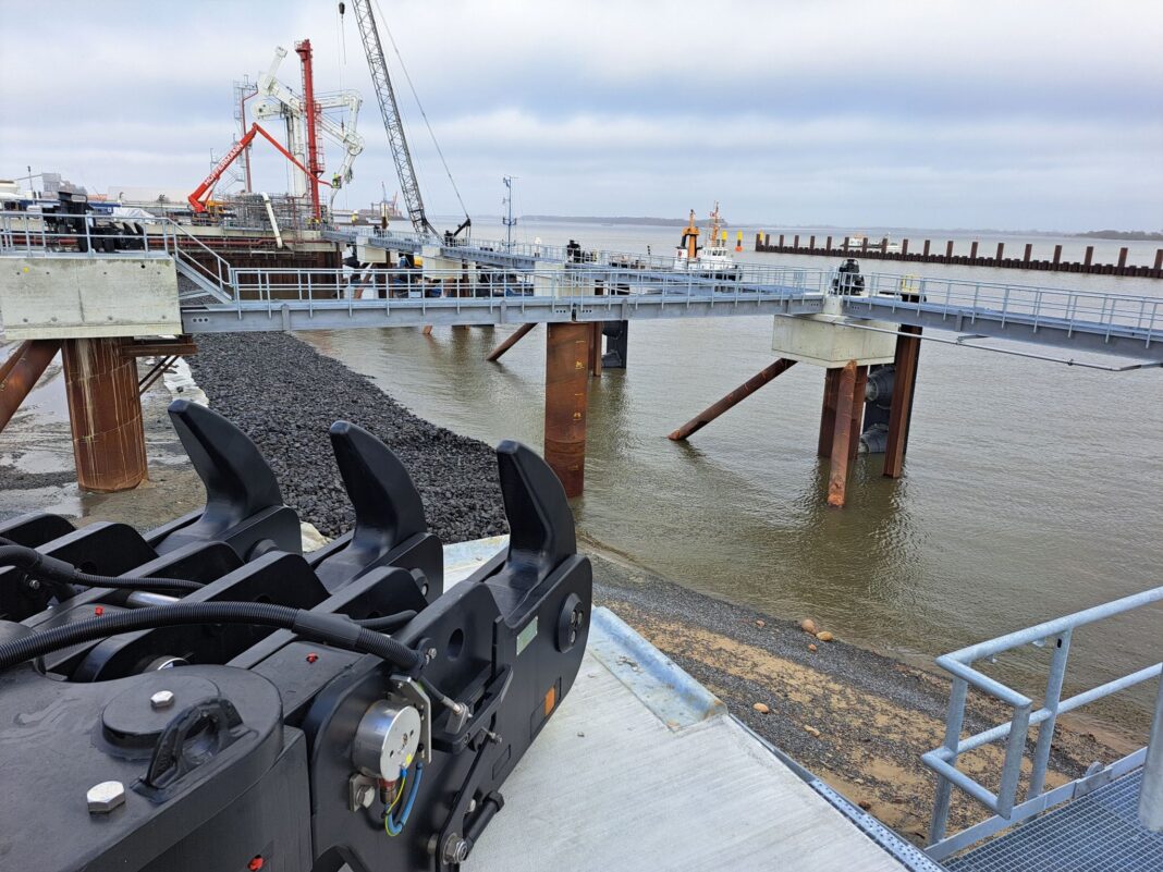 Innovative Mooring System Commissioned for Germany’s Stade LNG Terminal by Straatman