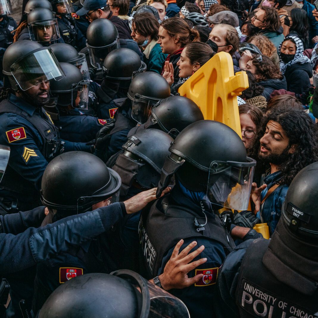 Protesters at University of Chicago Take Over Institute of Politics Building
