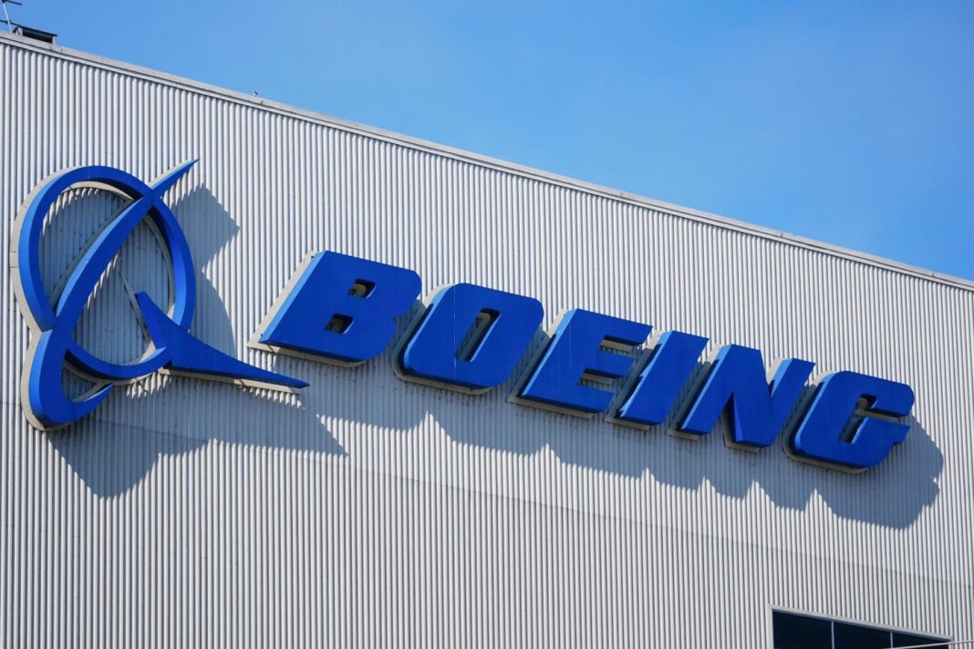 India ordena a aerolíneas inspeccionar ciertos modelos de Boeing tras incidente de Air India