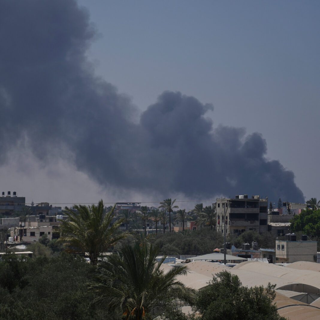 Israel Expands Attacks in Central Gaza City and Raids W.H.O. Offices