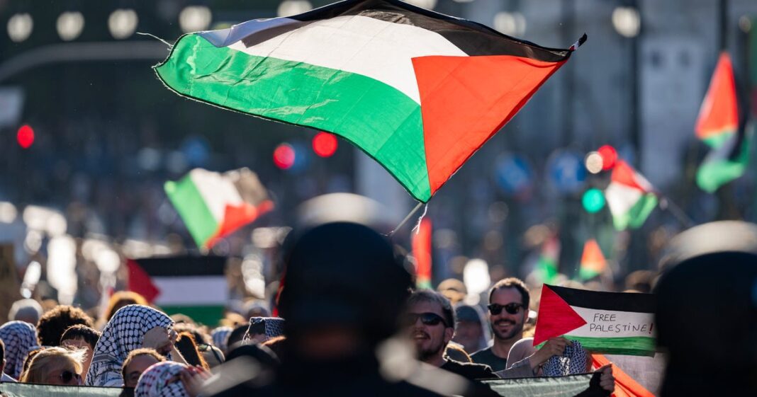 More Than 100,000 Joined Pro-Palestinian Protests In Madrid That Ended Spanish Vuelta