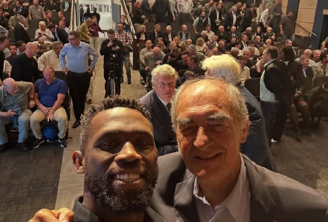 Siya Kolisi on the wall: Springboks captan visits his High School