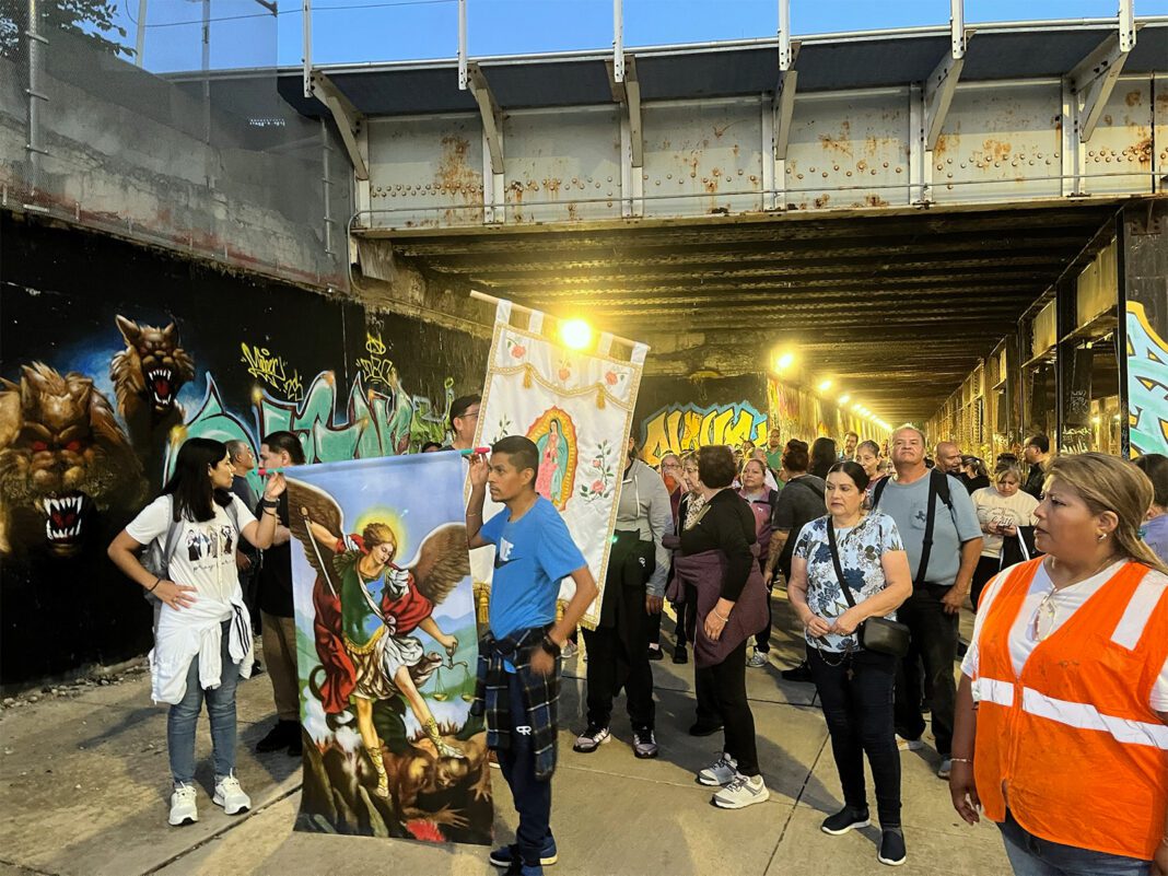 Fear of deportation keeps Chicago Latino immigrants home from Mass
