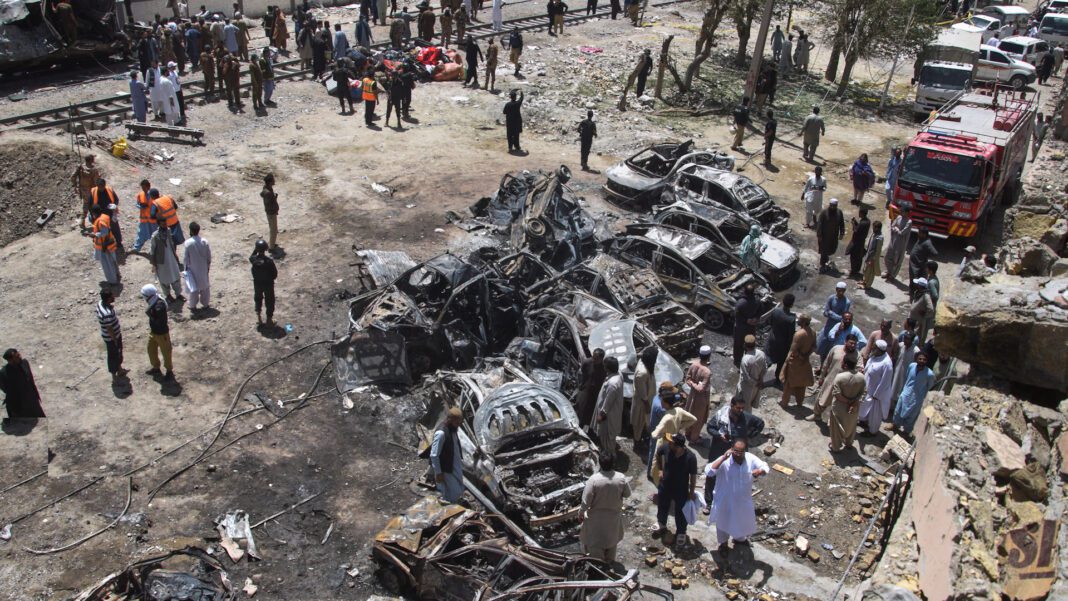 suicide-car-bombing-attack-on-a-train-in-pakistan-kills-dozens.jpg Suicide car bombing attack on a train in Pakistan kills dozens